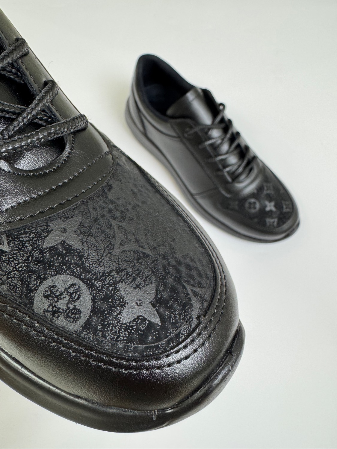 سایز 41 تعداد محدود در صورت نیاز تو <<تماس با ما>> و یا پیج اینستاگرام<> اطلاع بدید.