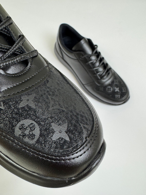 سایز 41 تعداد محدود در صورت نیاز تو <<تماس با ما>> و یا پیج اینستاگرام<> اطلاع بدید.