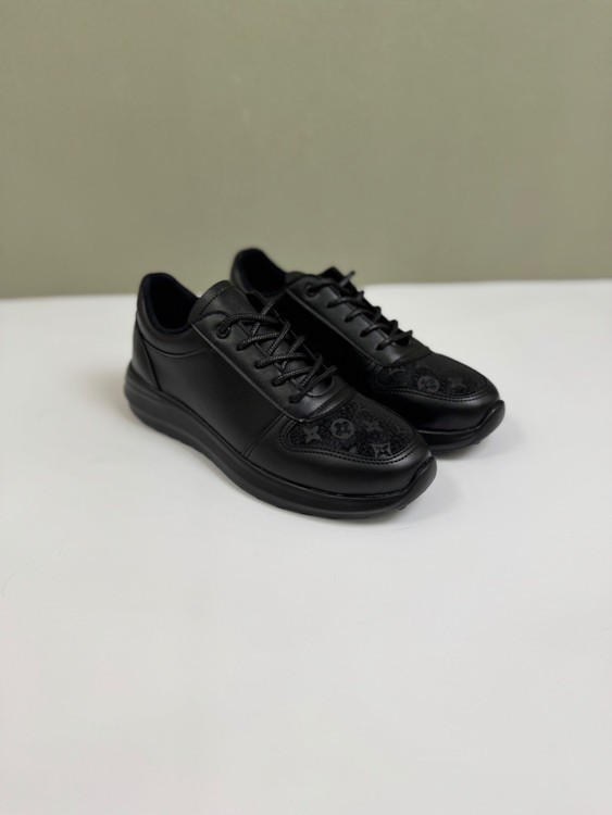 سایز 41 تعداد محدود در صورت نیاز تو <<تماس با ما>> و یا پیج اینستاگرام<> اطلاع بدید.