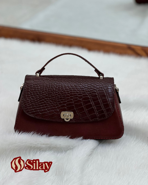 کیف چرم طبیعی گاوی زنانه