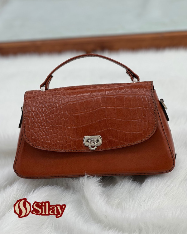 کیف چرم طبیعی گاوی زنانه