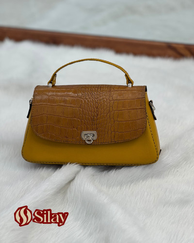 کیف چرم طبیعی گاوی زنانه