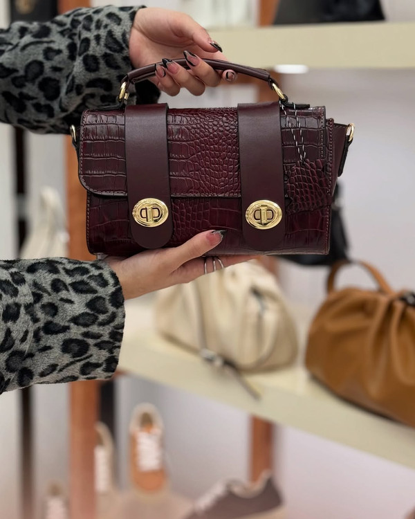 کیف چرم طبیعی دستی زنانه زرشکی