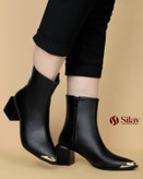 نیم بوت زنانه نوکتیز نوکطلایی | چرم صنعتی بیاله و ورنی مشکی | شیک و مجلسی جنس بیاله مشکی