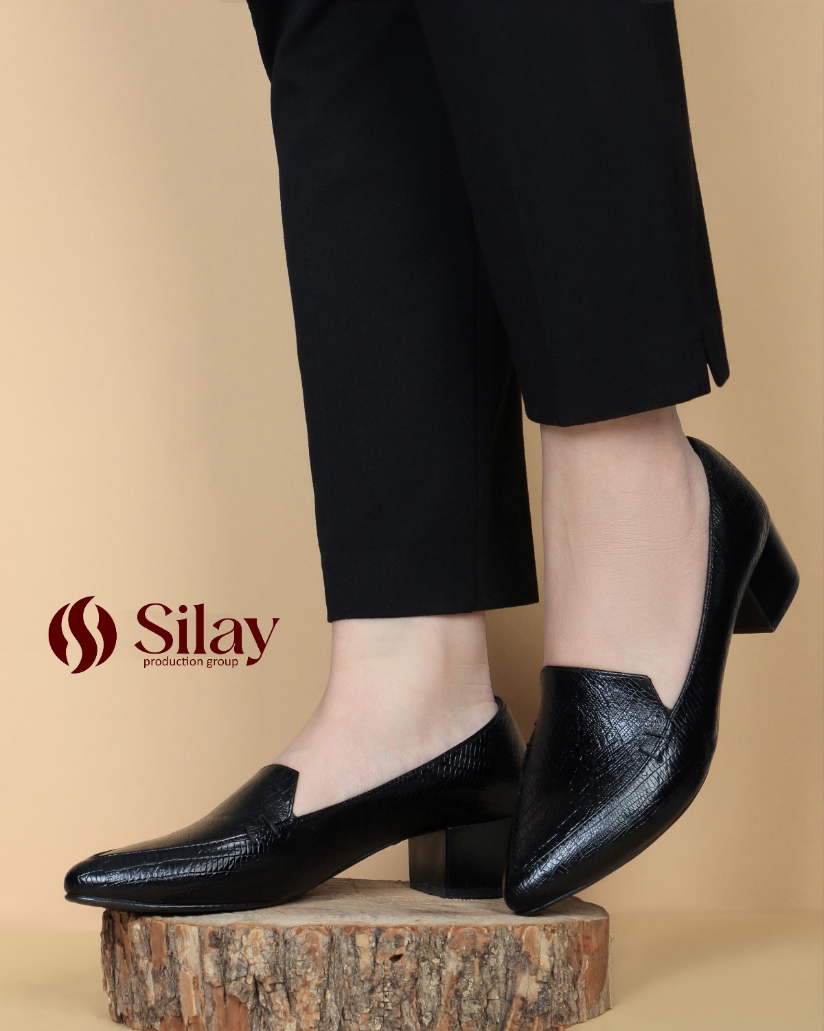 کفش زنانه مدل دو دوخت پاشنه‌دار | لیزارد