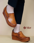 کفش زنانه طبی چرم طبیعی دستدوز لژدار | مدل دور دوخت رنگ عسلی