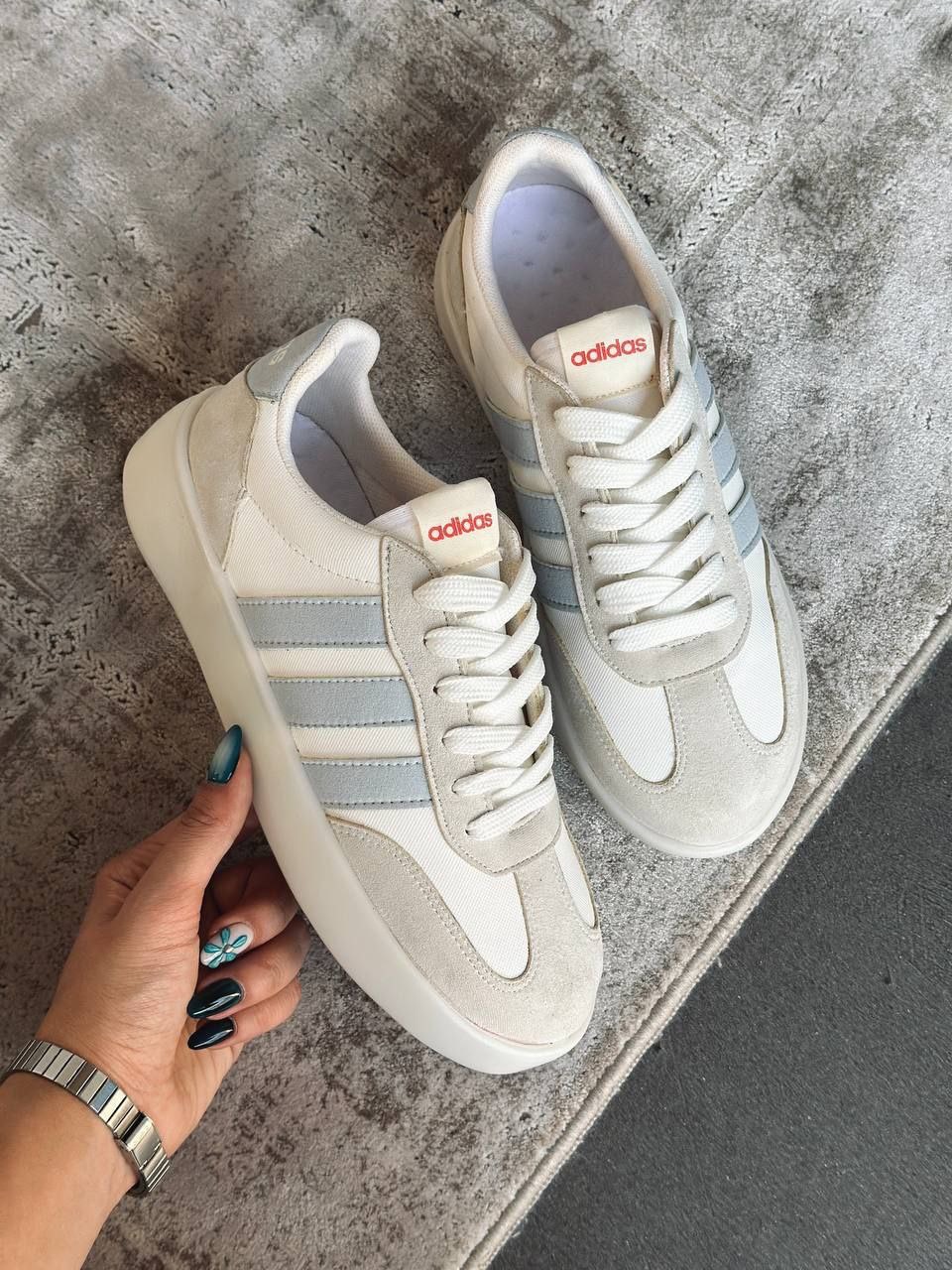 اسپورت سامبا دخترونه سفید طوسی