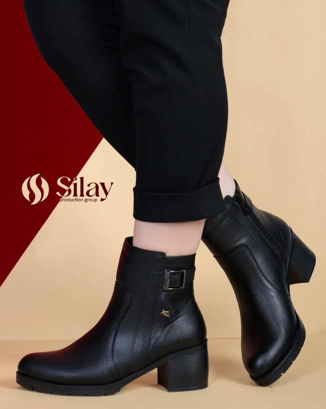 نیم بوت زنانه بغلکمربندی با زیره طبی و فنردار