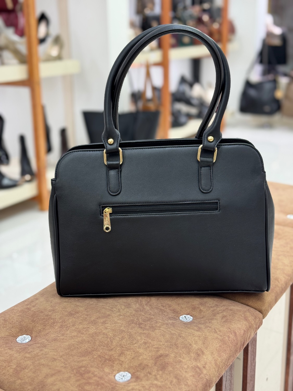 کیف زنانه هاتیج مدل یراق کمربندی با بند بلند مشکی