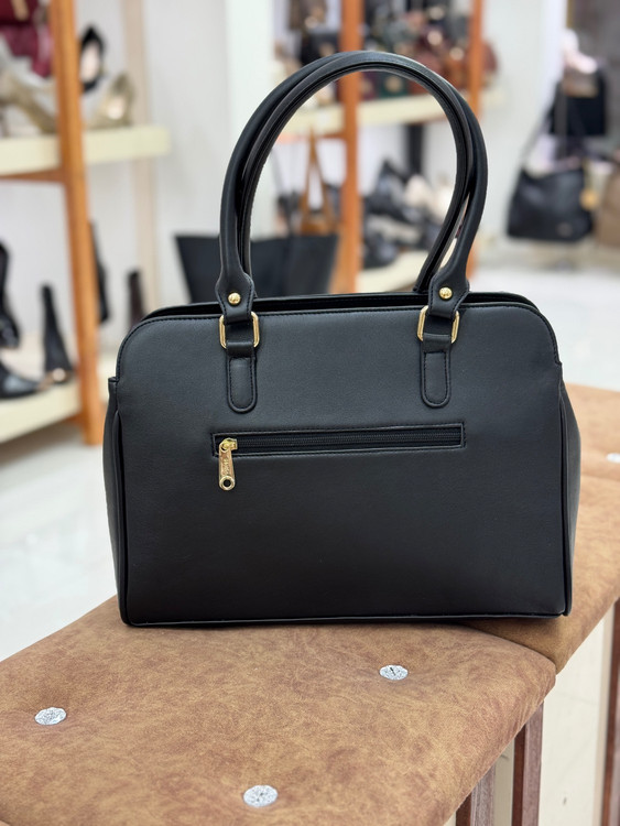 کیف زنانه هاتیج مدل یراق کمربندی با بند بلند مشکی