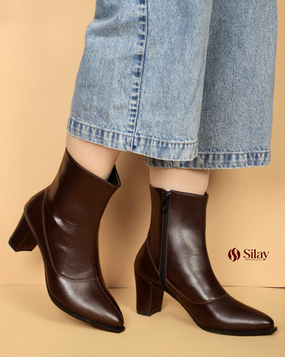 نیم بوت نوک تیز بغل زیپ پاشنه 7 سانتی قهوه ای