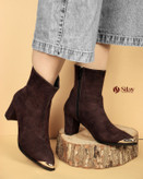 نیم بوت زنانه سوئیت وارداتی | نوک طلایی | پاشنه ۷ سانتی | ساق ۲۱ سانتی | قهوهای