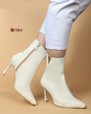 نیم بوت زنانه ترک طرح لویی ویتون با رویه وارداتی کرم، پاشنه ۹ سانتی داخل فلزی و زیره دافوس