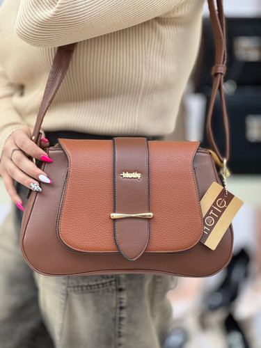 کیف زنانه کراسبادی هاتیج | رویه ترکیبی با یراق ضمانتدار رنگ عسلی