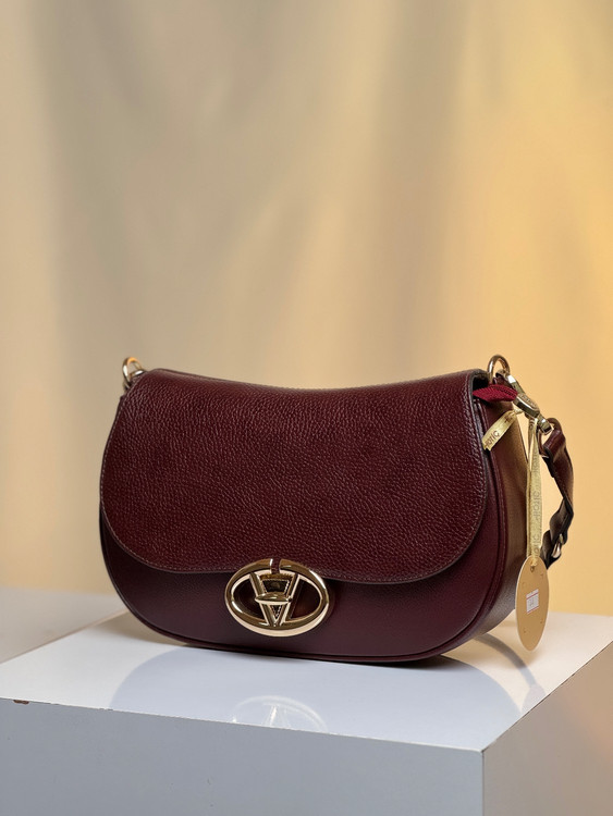 کیف زنانه برند هاتیج مدل یراق بیضی | دو بند چرمی و ترکیبی چرمی و زنجیری زرشکی