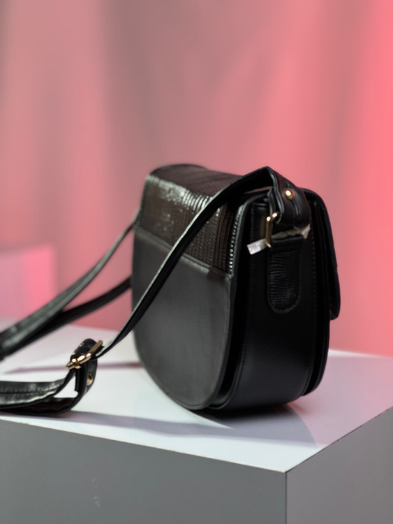 کیف زنانه دوشی برند هاتیج کد 317 رنگ بندی مشکی | عسلی