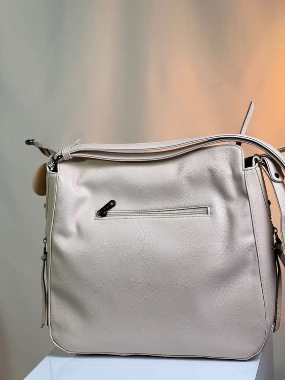 کیف زنانه چرم وارداتی برند هاتیج کد 270 رنگ بندی کرمی