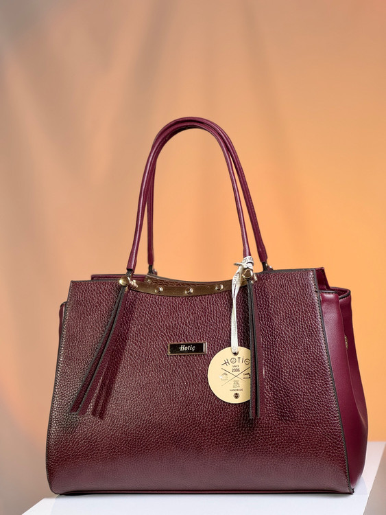 کیف زنانه چرم وارداتی برند هاتیج کد 312 رنگ بندی زرشکی