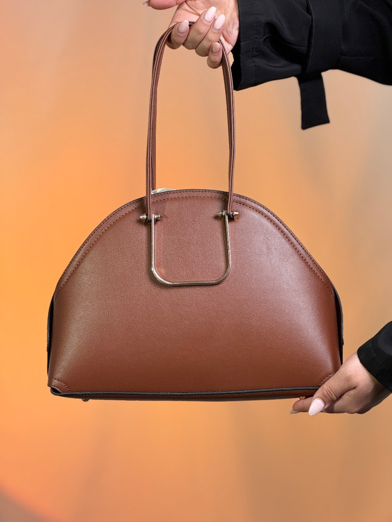 کیف زنانه چرم صنعتی وارداتی برند هاتیج کد 300 رنگبندی عسلی