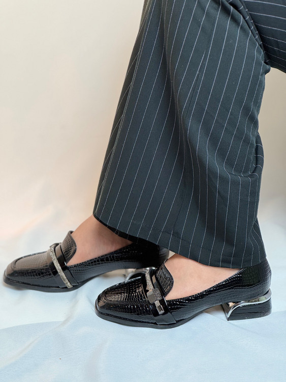 کفش زنانه جنس ورنی لوبیایی وارداتی نگین دار پاشنه 3 سانتی