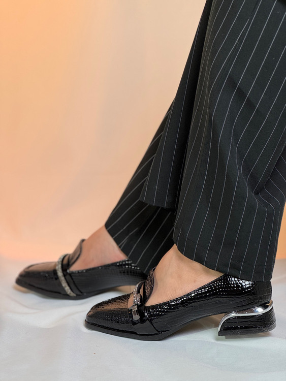 کفش زنانه جنس ورنی لوبیایی وارداتی نگین دار پاشنه 3 سانتی